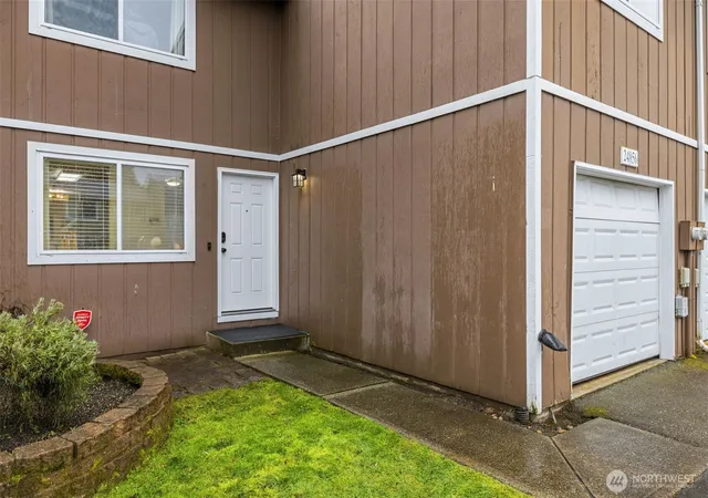 Photo 2 of Townhouse for sale at 24856 145th Lane Se, Kent, WA 98042 | MLS# NWM2497316 | Listing updated on 2026-09-17