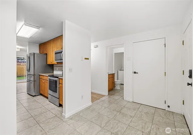Photo 4 of Townhouse for sale at 24856 145th Lane SE, Kent, WA 98042 | MLS# NWM2497316 | Listing updated on 2026-09-17
