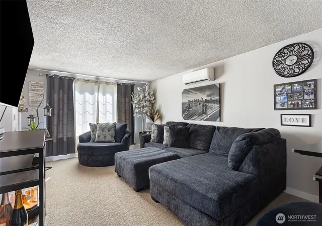 Photo 4 of Single family home for sale at 1025 E 63rd Street, Tacoma, WA 98404 | MLS# NWM2497329 | Listing updated on 2026-09-17