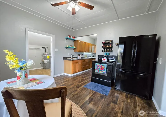 Photo 4 of Single family home for sale at 1407 Laurel St, Hoquiam, WA 98550 | MLS# NWM2497482 | Listing updated on 2026-09-17