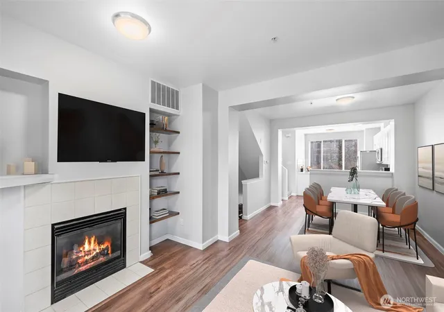 Photo 2 of Townhouse for sale at 16373 119th Terrace Ne #31-5, Bothell, WA 98011 | MLS# NWM2497816 | Listing updated on 2026-09-17