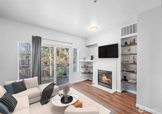Photo 3 of Townhouse for sale at 16373 119th Terrace Ne #31-5, Bothell, WA 98011 | MLS# NWM2497816 | Listing updated on 2026-09-17