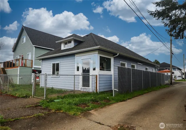 Photo 1 of Single family home for sale at 912 Ramer Ave, Hoquiam, WA 98550 | MLS# NWM2498011 | Listing updated on 2026-09-22