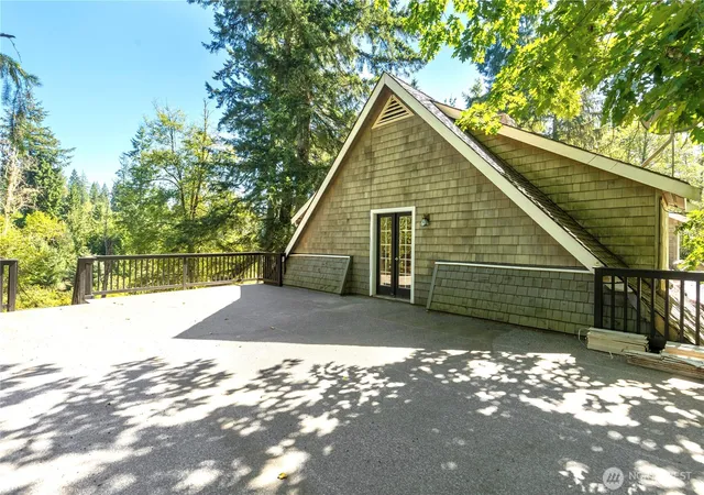 Photo 3 of Sale Pending at 23609 W Lake Kayak Dr, Monroe, WA 98272 | MLS# NWM2498084 | Listing updated on 2026-09-27