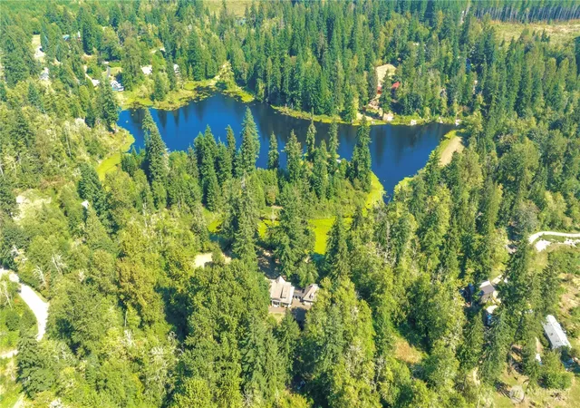 Photo 4 of Sale Pending at 23609 W Lake Kayak Dr, Monroe, WA 98272 | MLS# NWM2498084 | Listing updated on 2026-09-27