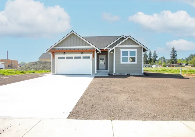 Photo 1 of Single family home for sale at 405 W 4th Street, Everson, WA 98247 | MLS# NWM2498179 | Listing updated on 2026-09-27