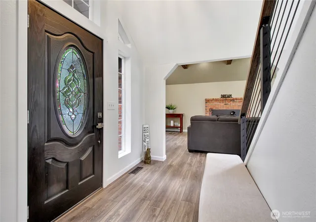 Photo 3 of Single family home for sale at 25431 Mountain Dr, Arlington, WA 98223 | MLS# NWM2498205 | Listing updated on 2026-09-17