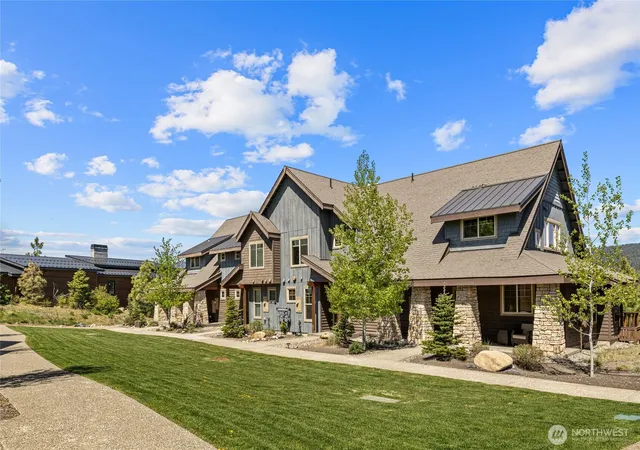 Photo 1 of Single family home for sale at 131 Big Hl Dr, Cle Elum, WA 98922 | MLS# NWM2498348 | Listing updated on 2026-09-17