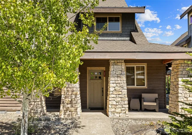 Photo 3 of Single family home for sale at 131 Big Hl Dr, Cle Elum, WA 98922 | MLS# NWM2498348 | Listing updated on 2026-09-17