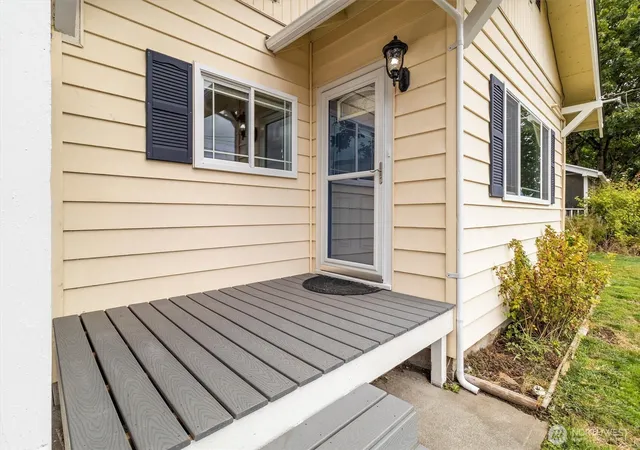 Photo 3 of Single family home for sale at 310 2nd Street, Sumas, WA 98295 | MLS# NWM2498397 | Listing updated on 2026-09-23