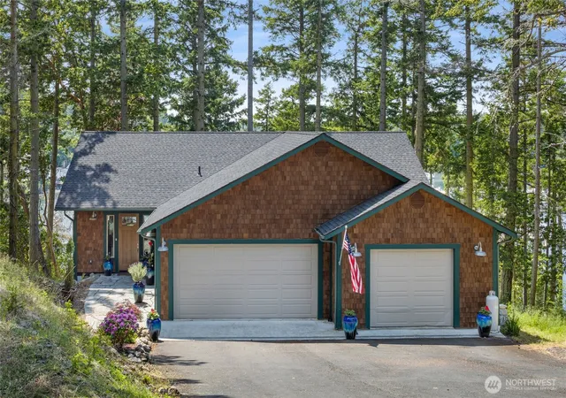 Photo 4 of Single family home for sale at 247 Afterglow Dr, Friday Harbor, WA 98250 | MLS# NWM2498455 | Listing updated on 2026-09-17
