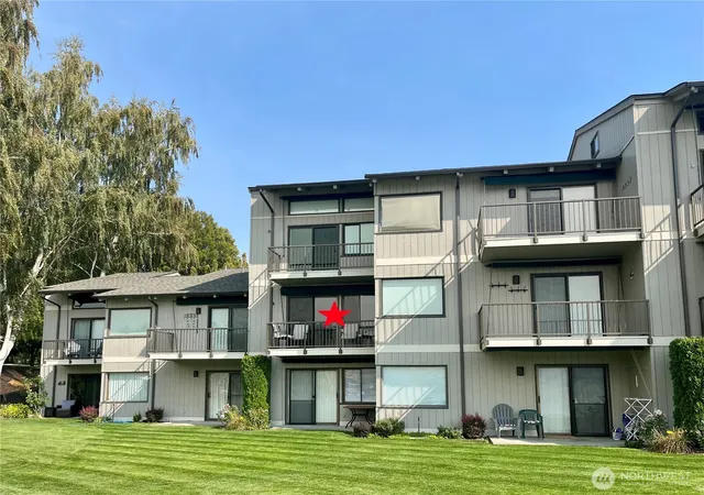 Photo 3 of Condo for sale at 104 Spader Bay Rd #47, Chelan, WA 98816 | MLS# NWM2498467 | Listing updated on 2026-09-17