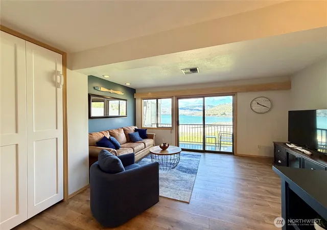 Photo 3 of Condo for sale at 104 Spader Bay Rd #47, Chelan, WA 98816 | MLS# NWM2498467 | Listing updated on 2026-09-17