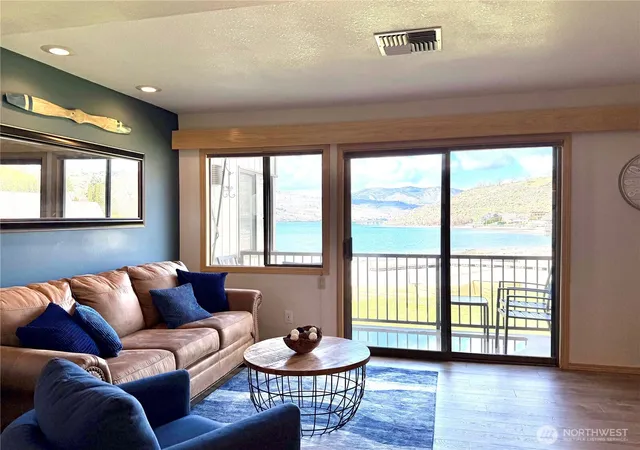 Photo 4 of Condo for sale at 104 Spader Bay Rd #47, Chelan, WA 98816 | MLS# NWM2498467 | Listing updated on 2026-09-17