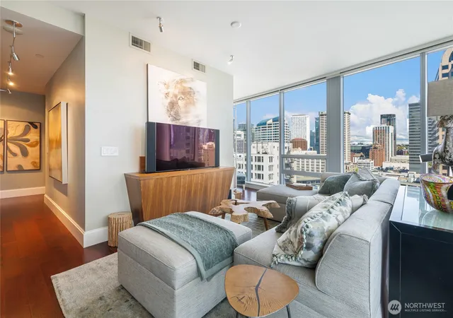 Photo 4 of Condo for sale at 1521 2nd Avenue #1602, Seattle, WA 98101 | MLS# NWM2498633 | Listing updated on 2026-09-17