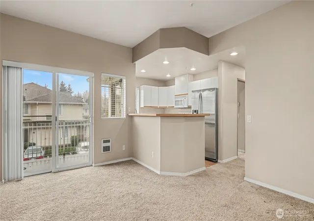 Photo 4 of Condo for sale at 5819 S 232nd Place, Kent, WA 98032 | MLS# NWM2498746 | Listing updated on 2026-09-30