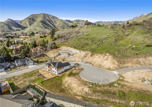 Photo 2 of Land for sale at 978 Spring Mountain Dr, Wenatchee, WA 98801 | MLS# NWM2498941 | Listing updated on 2026-09-17