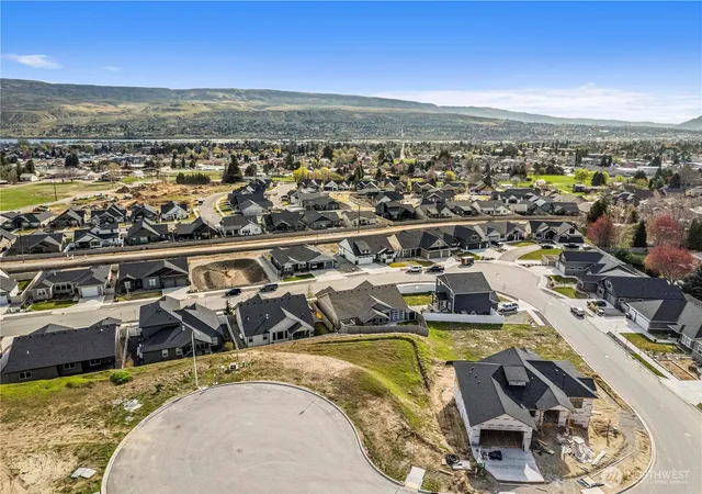 Photo 3 of Land for sale at 978 Spring Mountain Dr, Wenatchee, WA 98801 | MLS# NWM2498941 | Listing updated on 2026-09-17