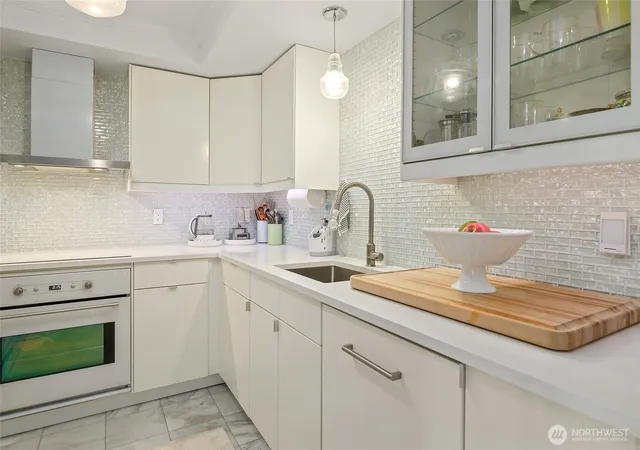 Photo 4 of Condo for sale at 135 N 46th Street #101, Seattle, WA 98103 | MLS# NWM2498963 | Listing updated on 2026-09-30