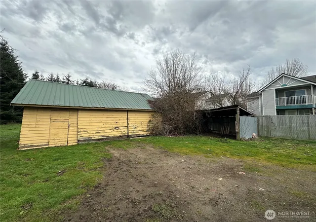 Photo 4 of Single family home for sale at 1406 Harrison Ave, Centralia, WA 98531 | MLS# NWM2498991 | Listing updated on 2026-09-17
