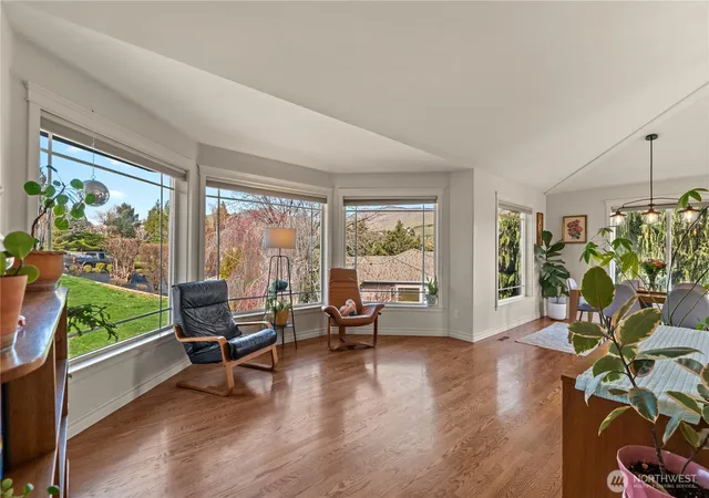 Photo 4 of Single family home for sale at 3555 Westridge Pl, Wenatchee, WA 98801 | MLS# NWM2499116 | Listing updated on 2026-09-30