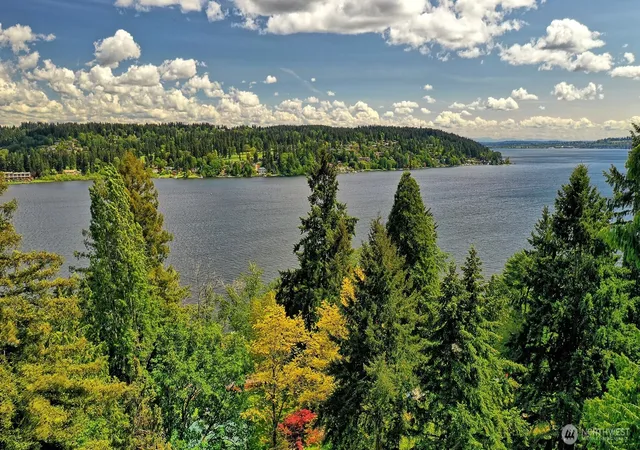 Photo 1 of Single family home for sale at 5035 Ne 178th Street, Lake Forest Park, WA 98155 | MLS# NWM2499183 | Listing updated on 2026-09-17