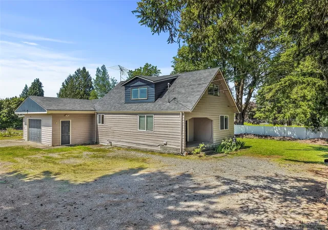 Photo 3 of Single family home for sale at 29041 112th Avenue Se, Auburn, WA 98092 | MLS# NWM2499350 | Listing updated on 2026-10-01