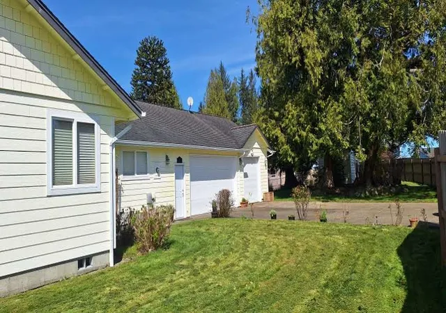 Photo 4 of Single family home for sale at 10 Spruce Ct, South Bend, WA 98586 | MLS# NWM2499497 | Listing updated on 2026-09-26