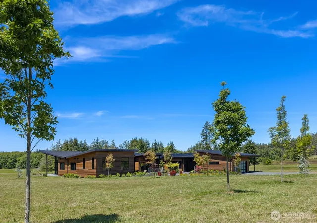 Photo 4 of Single family home for sale at 166 Montrose Pl, Friday Harbor, WA 98250 | MLS# NWM2499590 | Listing updated on 2026-09-17
