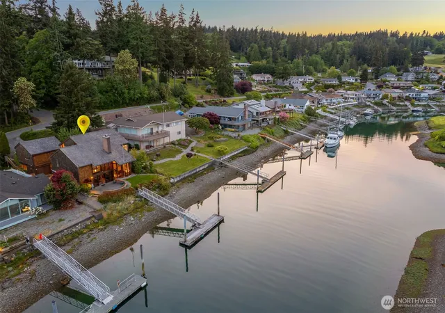 Photo 3 of Single family home for sale at 2180 Cove Dr, Oak Harbor, WA 98277 | MLS# NWM2499635 | Listing updated on 2026-09-17