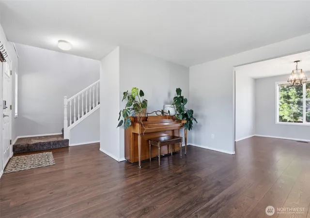 Photo 3 of Sale Pending at 728 E Heritage Loop, La Center, WA 98629 | MLS# NWM2499790 | Listing updated on 2026-09-17