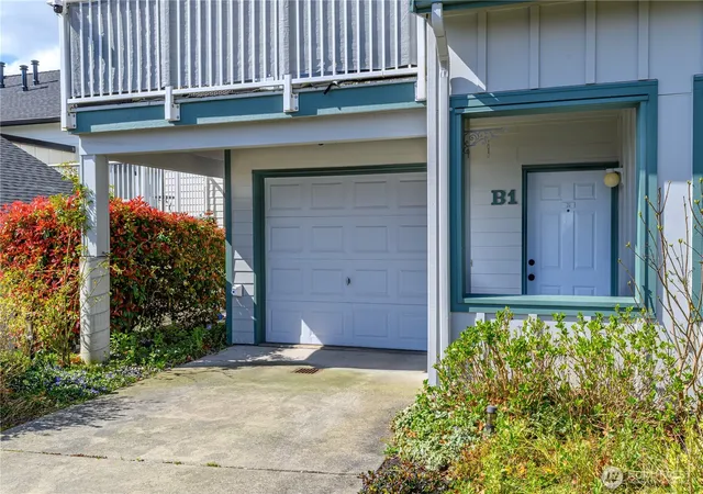 Photo 3 of Condo for sale at 30875 State Route 20 #B1, Oak Harbor, WA 98277 | MLS# NWM2499905 | Listing updated on 2026-09-17