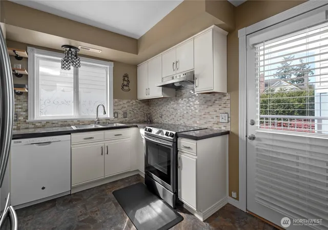 Photo 4 of Condo for sale at 30875 State Route 20 #B1, Oak Harbor, WA 98277 | MLS# NWM2499905 | Listing updated on 2026-09-17