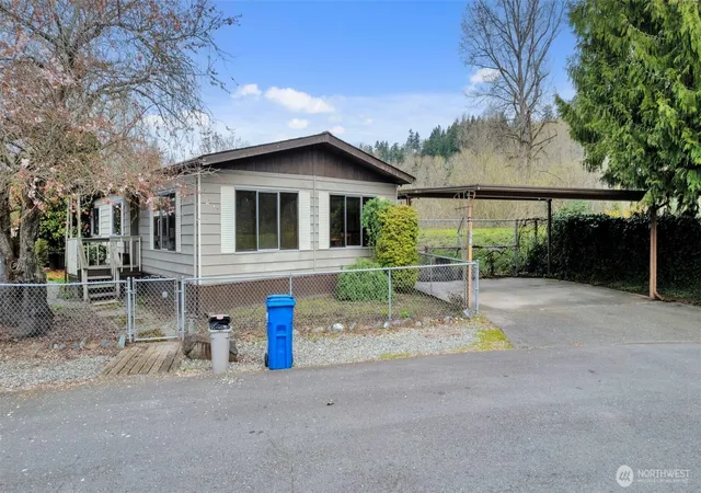 Photo 2 of Sale Pending at 1510 Maple Ln #27, Kent, WA 98030 | MLS# NWM2500132 | Listing updated on 2026-10-01