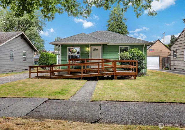 Photo 3 of Single family home for sale at 463 26th Avenue, Longview, WA 98632 | MLS# NWM2500151 | Listing updated on 2026-09-17