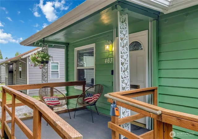 Photo 4 of Single family home for sale at 463 26th Avenue, Longview, WA 98632 | MLS# NWM2500151 | Listing updated on 2026-09-17