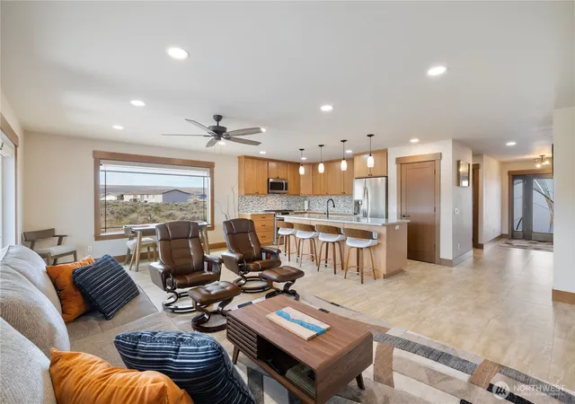 Photo 4 of Single family home for sale at 713 SW Sunset Blvd, Mattawa, WA 99349 | MLS# NWM2500159 | Listing updated on 2026-10-02