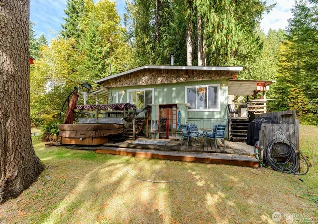 Photo 4 of Single family home for sale at 17 Thompson Point Rd, Port Angeles, WA 98363 | MLS# NWM2500224 | Listing updated on 2026-09-26