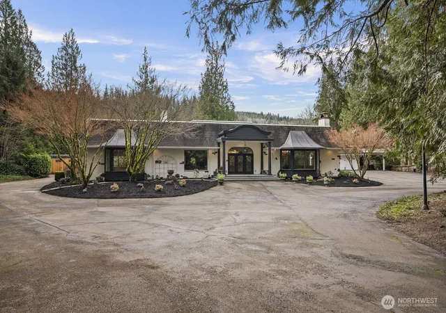 Photo 3 of Mansion for sale at 35525 Se 49th Street, Fall City, WA 98024 | MLS# NWM2500345 | Listing updated on 2026-09-17