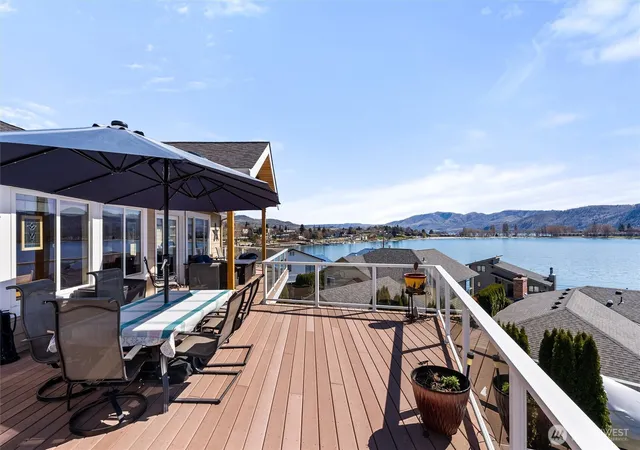 Photo 3 of Single family home for sale at 563 Topaz Pl, Manson, WA 98831 | MLS# NWM2500536 | Listing updated on 2026-09-17