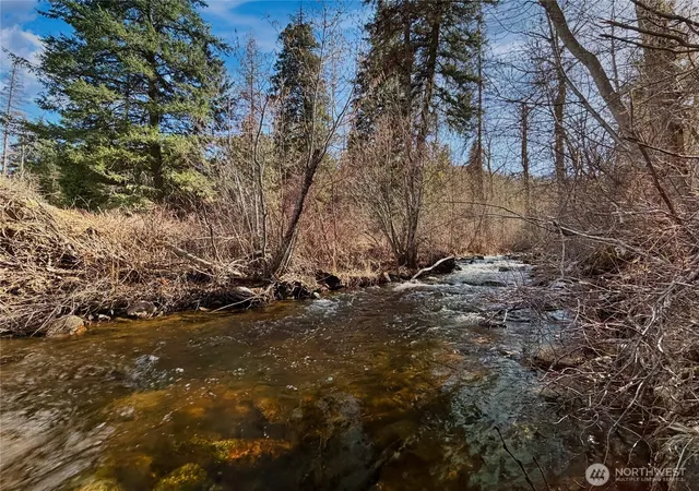 Photo 3 of House for sale at 1721 Aeneas Valley Rd, Tonasket, WA 98855 | MLS# NWM2500696 | Listing updated on 2026-09-17