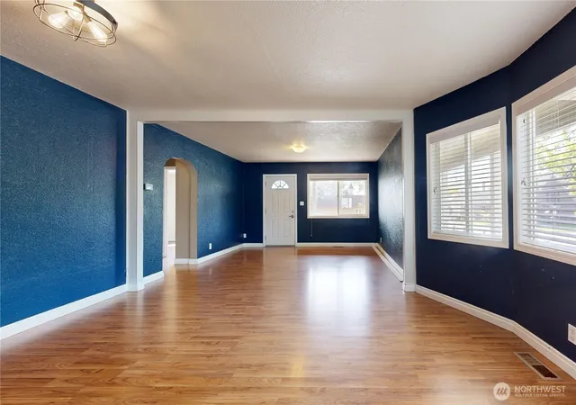 Photo 4 of Single family home for sale at 503 Juniper St, Walla Walla, WA 99362 | MLS# NWM2500720 | Listing updated on 2026-09-17