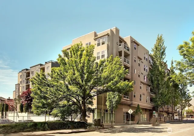 Condo for sale at 4343 Roosevelt Way NE #401, Seattle, WA 98105 | MLS# NWM2500823