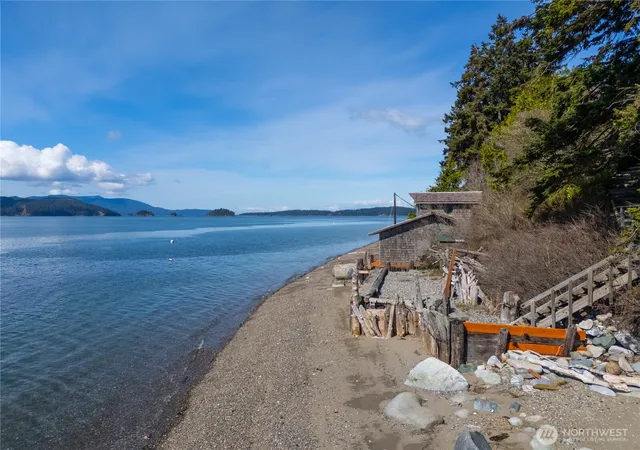 Photo 3 of Single family home for sale at 5132 W Shore Rd, Anacortes, WA 98221 | MLS# NWM2500906 | Listing updated on 2026-09-29