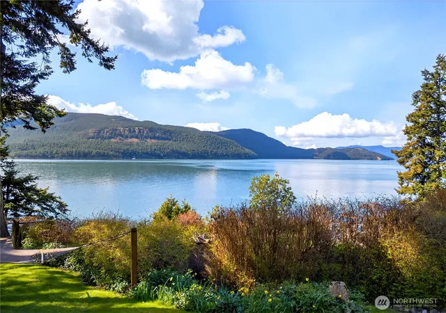 Photo 4 of Single family home for sale at 5132 W Shore Rd, Anacortes, WA 98221 | MLS# NWM2500906 | Listing updated on 2026-09-29