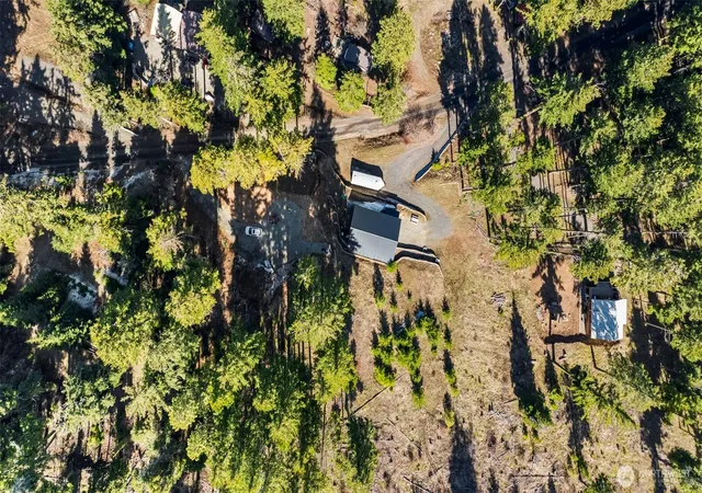 Photo 2 of Single family home for sale at 130 Horse Heaven Rd, Cle Elum, WA 98922 | MLS# NWM2501071 | Listing updated on 2026-09-17