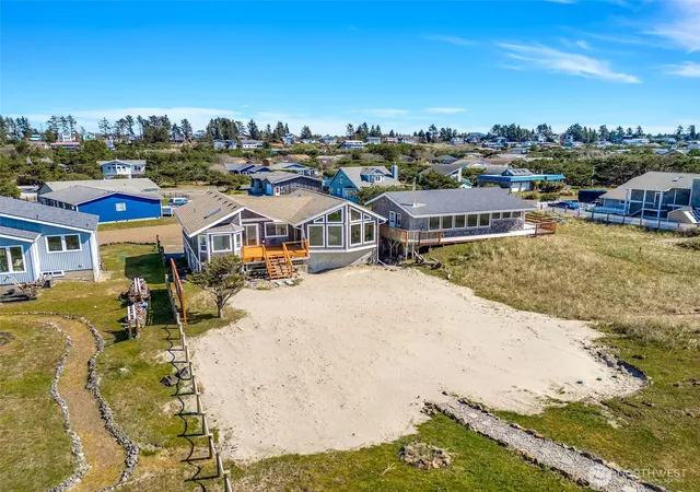 Photo 3 of Single family home for sale at 35405 F Pl, Ocean Park, WA 98640 | MLS# NWM2501101 | Listing updated on 2026-09-30