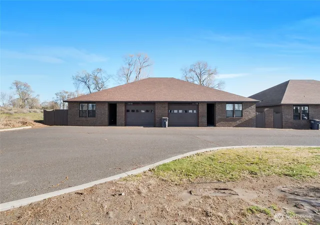 Condo for sale at 1331 NE Nanto Rd #A&B, Moses Lake, WA 98837 | MLS# NWM2501139