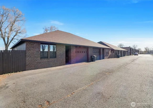 Photo 3 of Condo for sale at 1331 Ne Nanto Rd #A&B, Moses Lake, WA 98837 | MLS# NWM2501139 | Listing updated on 2026-09-17