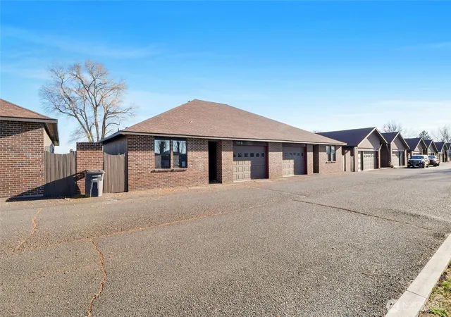 Photo 4 of Condo for sale at 1315 NE Nanto Rd #A&B, Moses Lake, WA 98837 | MLS# NWM2501141 | Listing updated on 2026-09-17